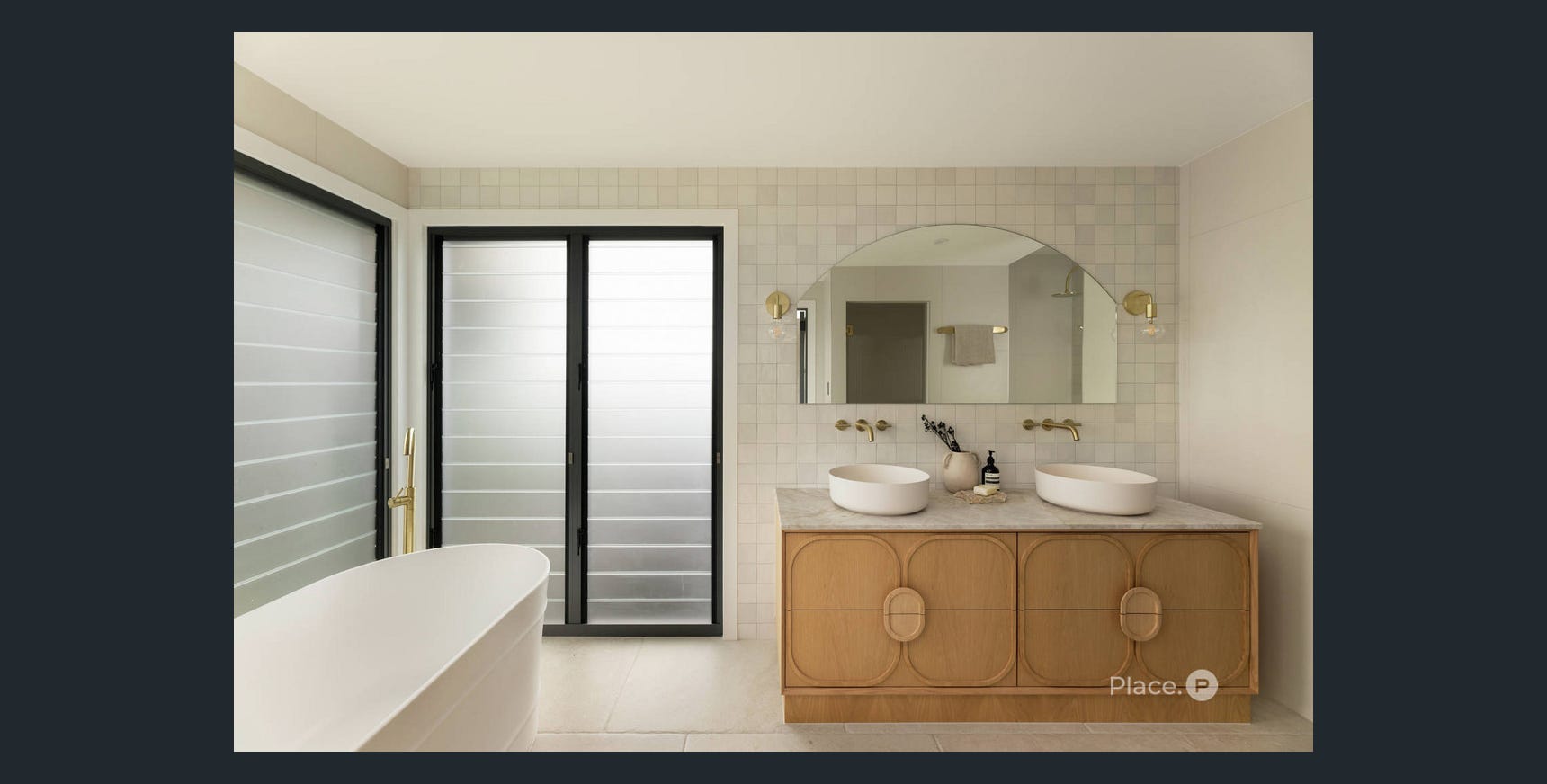 Custom wardrobe joinery