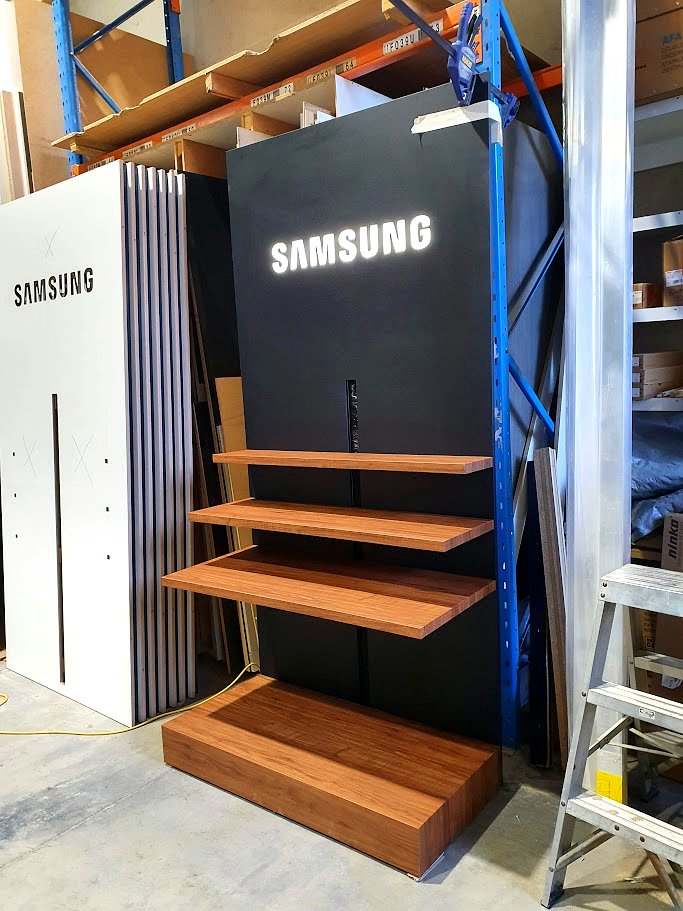 Samsung display shelving