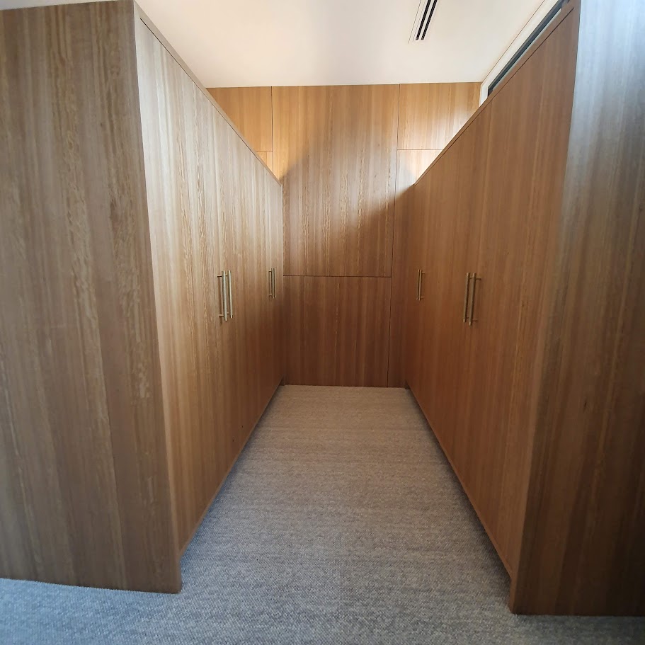 Harcourt walk-in robe
